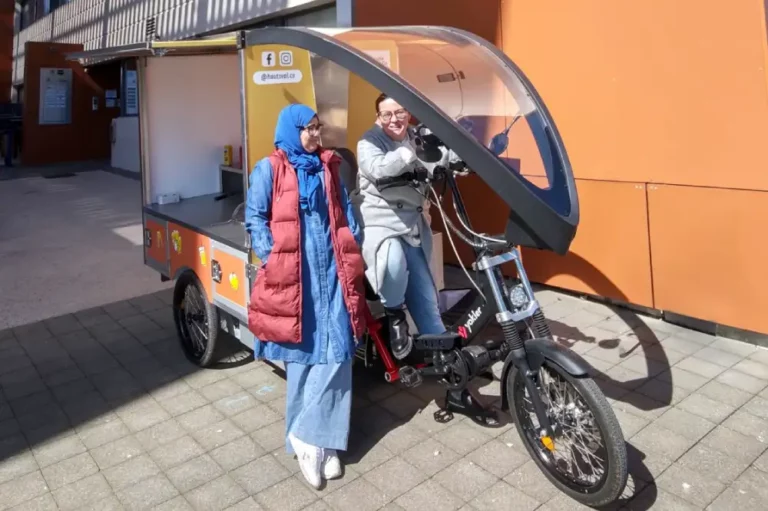 Hauts Val and Co - triporteur nomade pour livraison de repas ou intervention lors d'événements